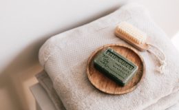 Savon bio et naturel : l’allié idéal pour nettoyer et nourrir la peau