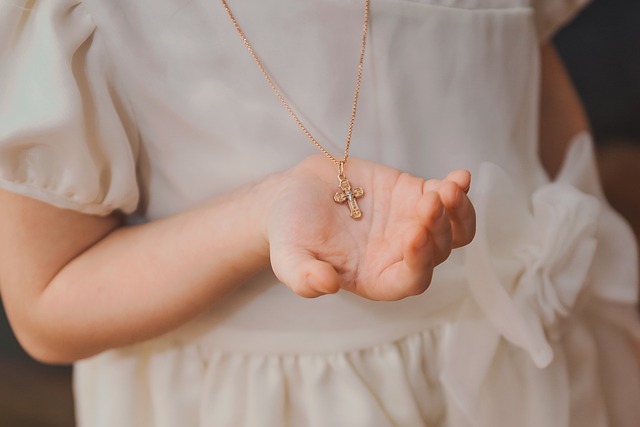 Conseils pour assurer une longue durée de vie à votre médaille de baptême (1)