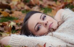Solutions simples pour restaurer la beauté du visage et les sourcils